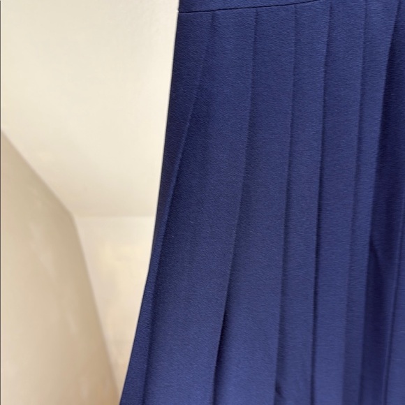 NWT Leith Navy Blue Pleated deep V-Neck, Faux Wrap Midi Dress - Picture 4 of 7